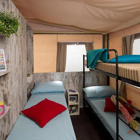 Luxury Tent With A Bathroom And Kitchen, 11 Km From *